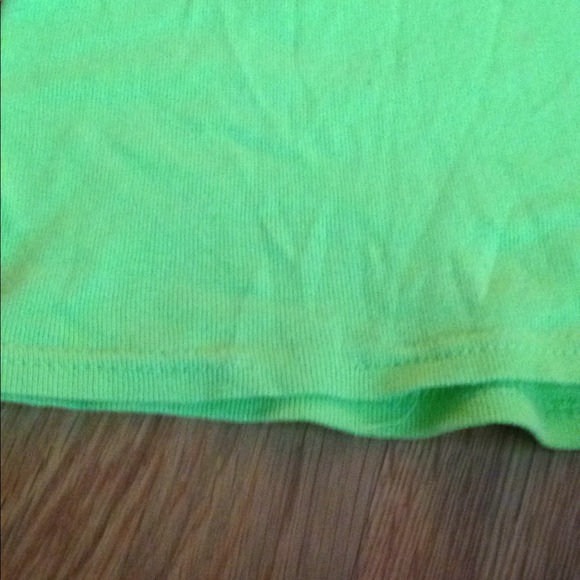 Tank tops - Picture 3 of 3